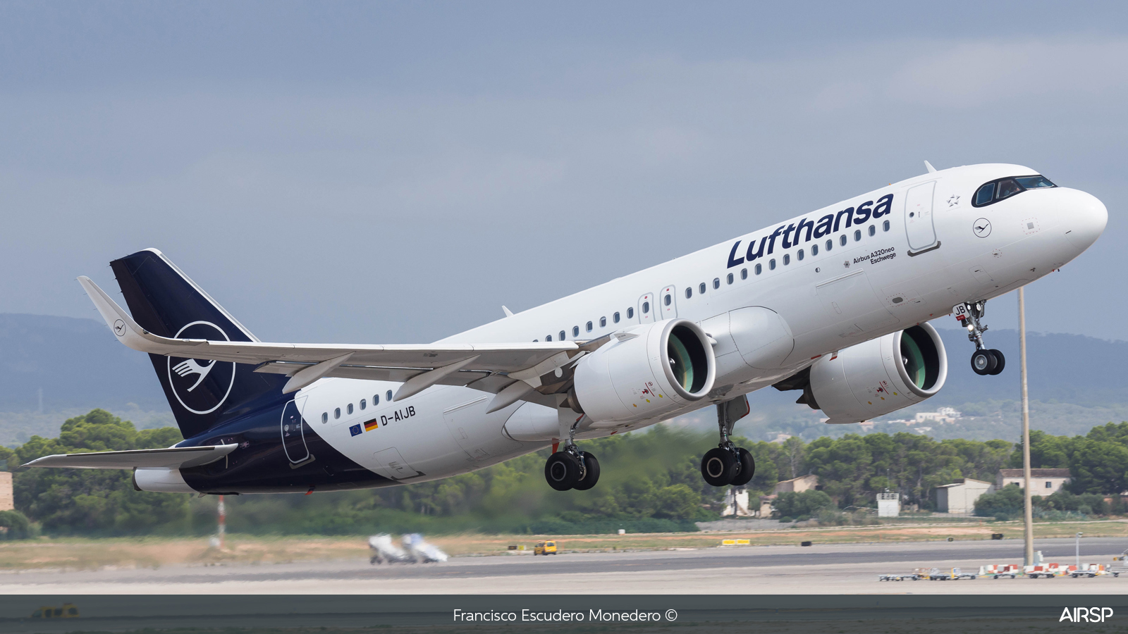 Lufthansa  Airbus A320neo  D-AIJB