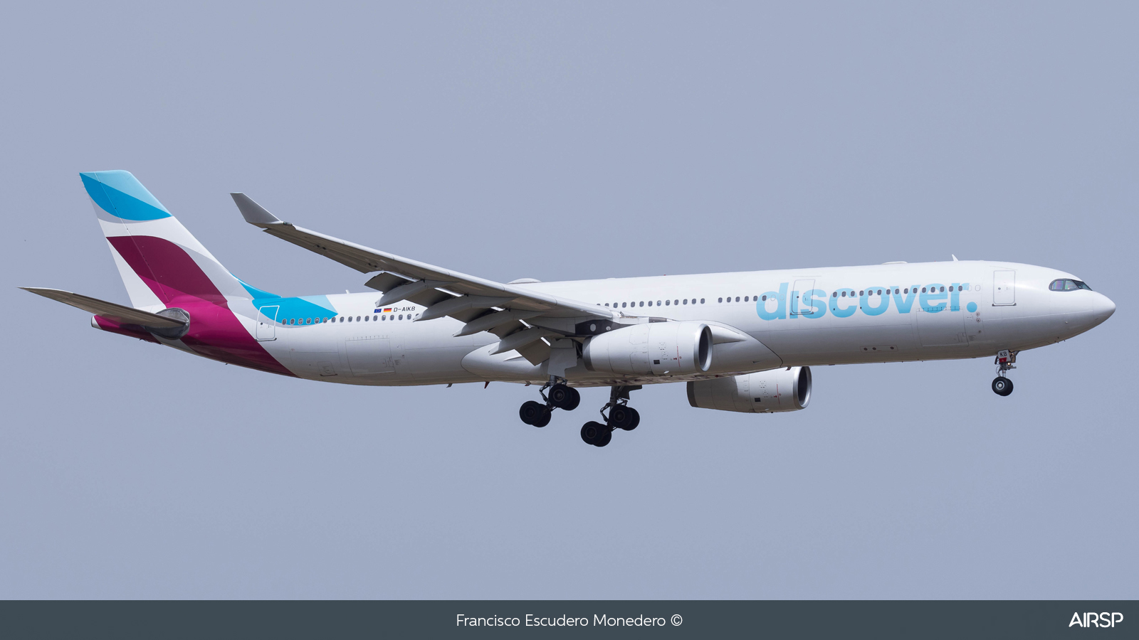 Discover Airlines  Airbus A330-300  D-AIKB