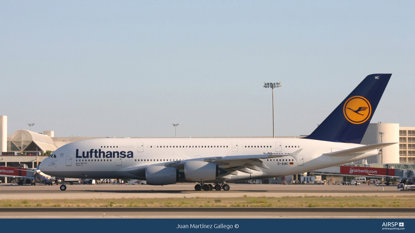 Lufthansa  Airbus A380-800  D-AIMC