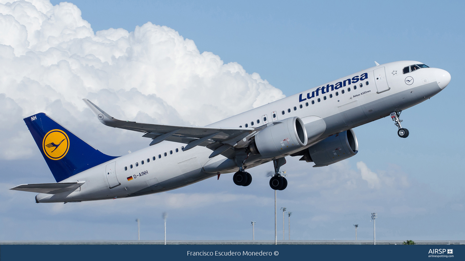 Lufthansa  Airbus A320neo  D-AINH