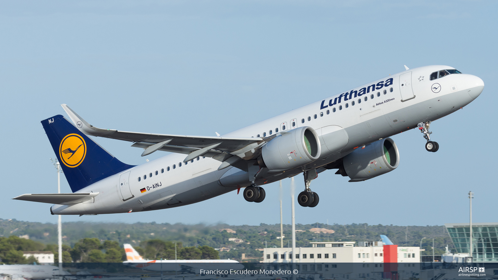 Lufthansa  Airbus A320neo  D-AINJ