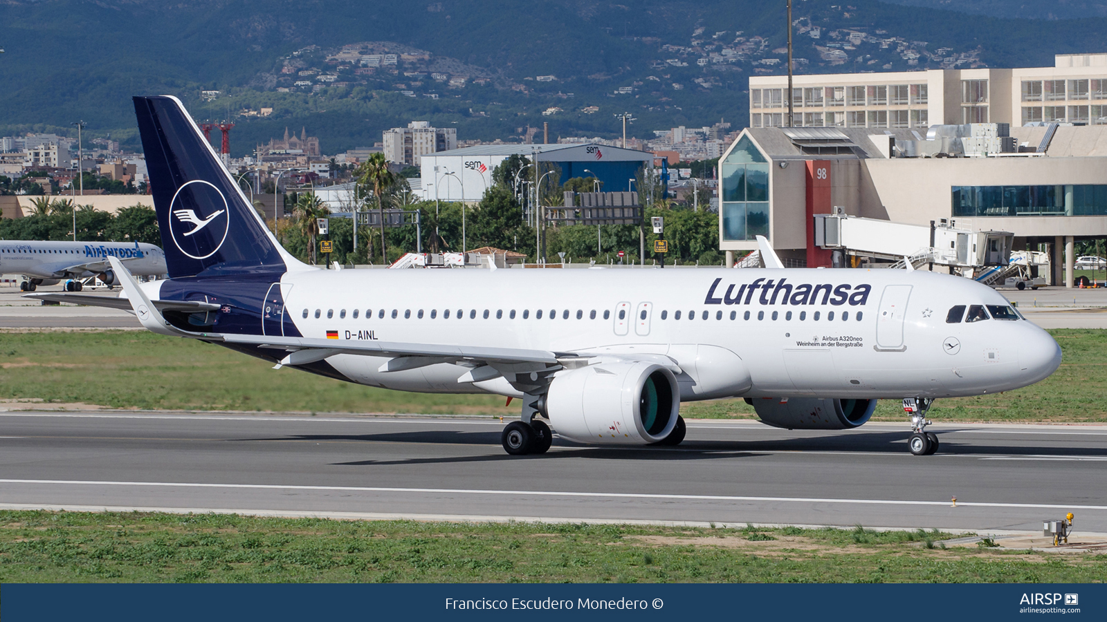 Lufthansa  Airbus A320neo  D-AINL