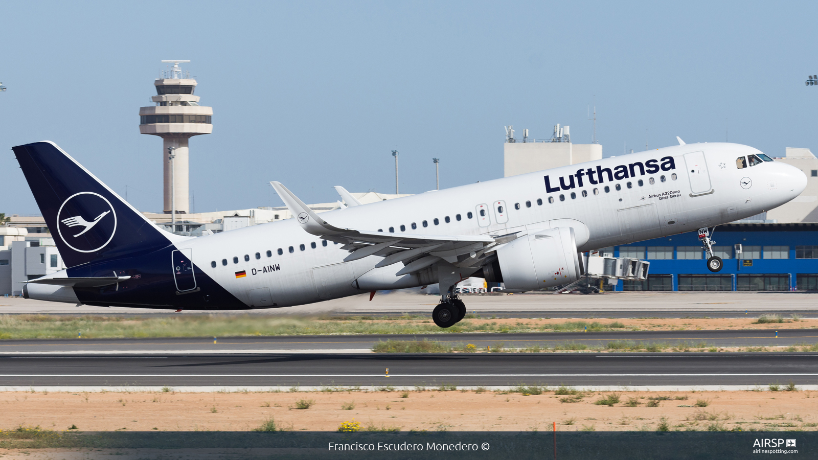 Lufthansa  Airbus A320neo  D-AINW