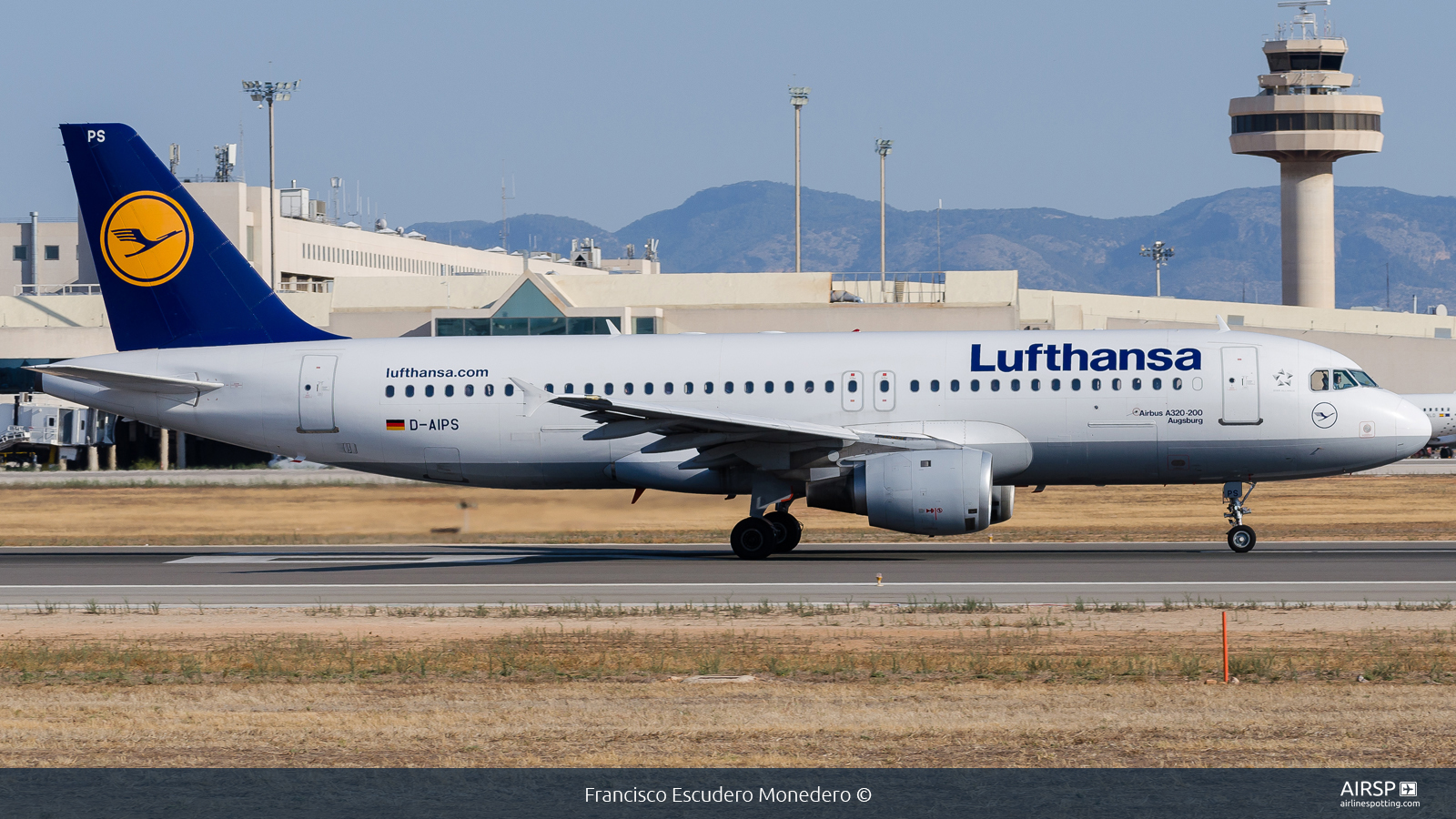 Lufthansa  Airbus A320  D-AIPS