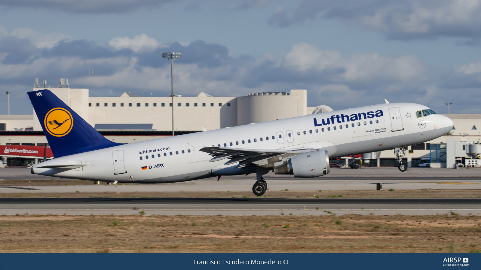 Lufthansa  Airbus A320  D-AIPX