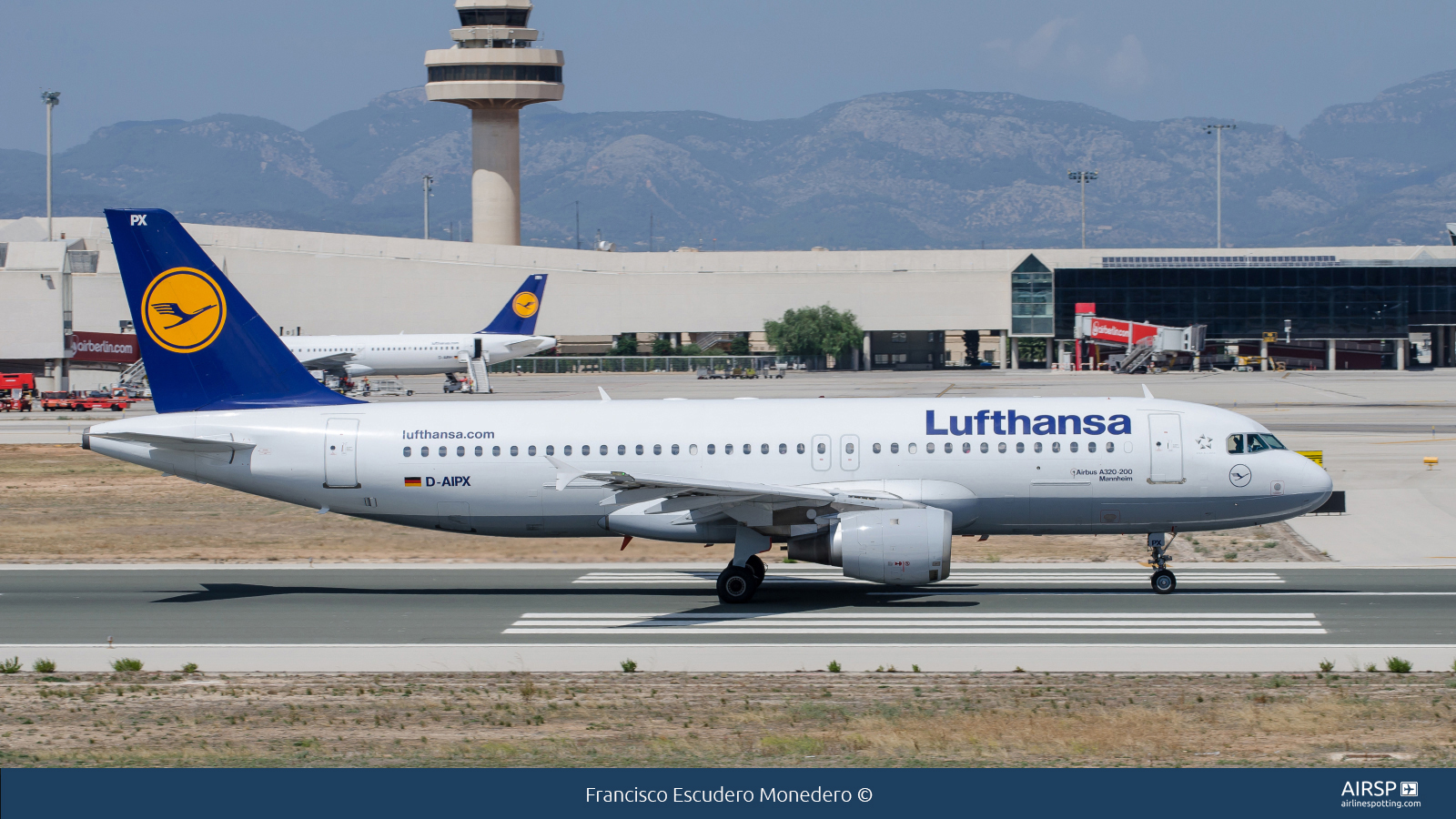 Lufthansa  Airbus A320  D-AIPX