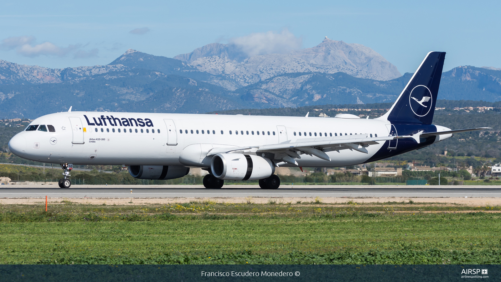 Lufthansa  Airbus A321  D-AISQ