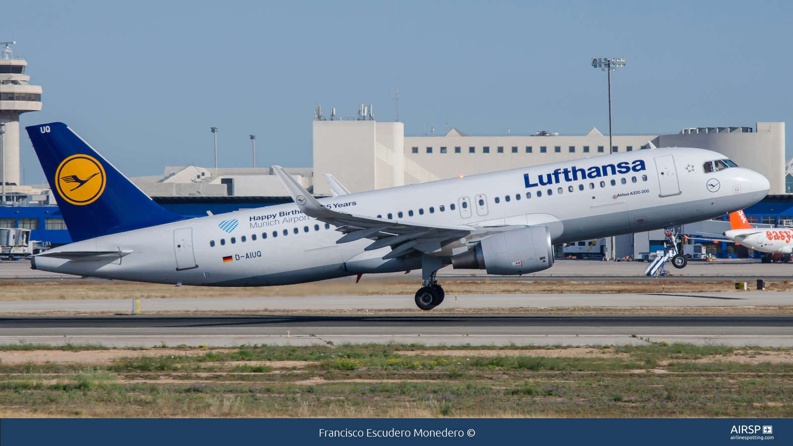 Lufthansa  Airbus A320  D-AIUQ