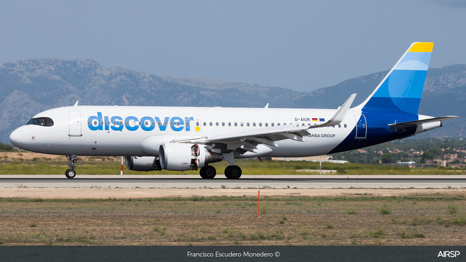 Discover Airlines  Airbus A320  D-AIUR