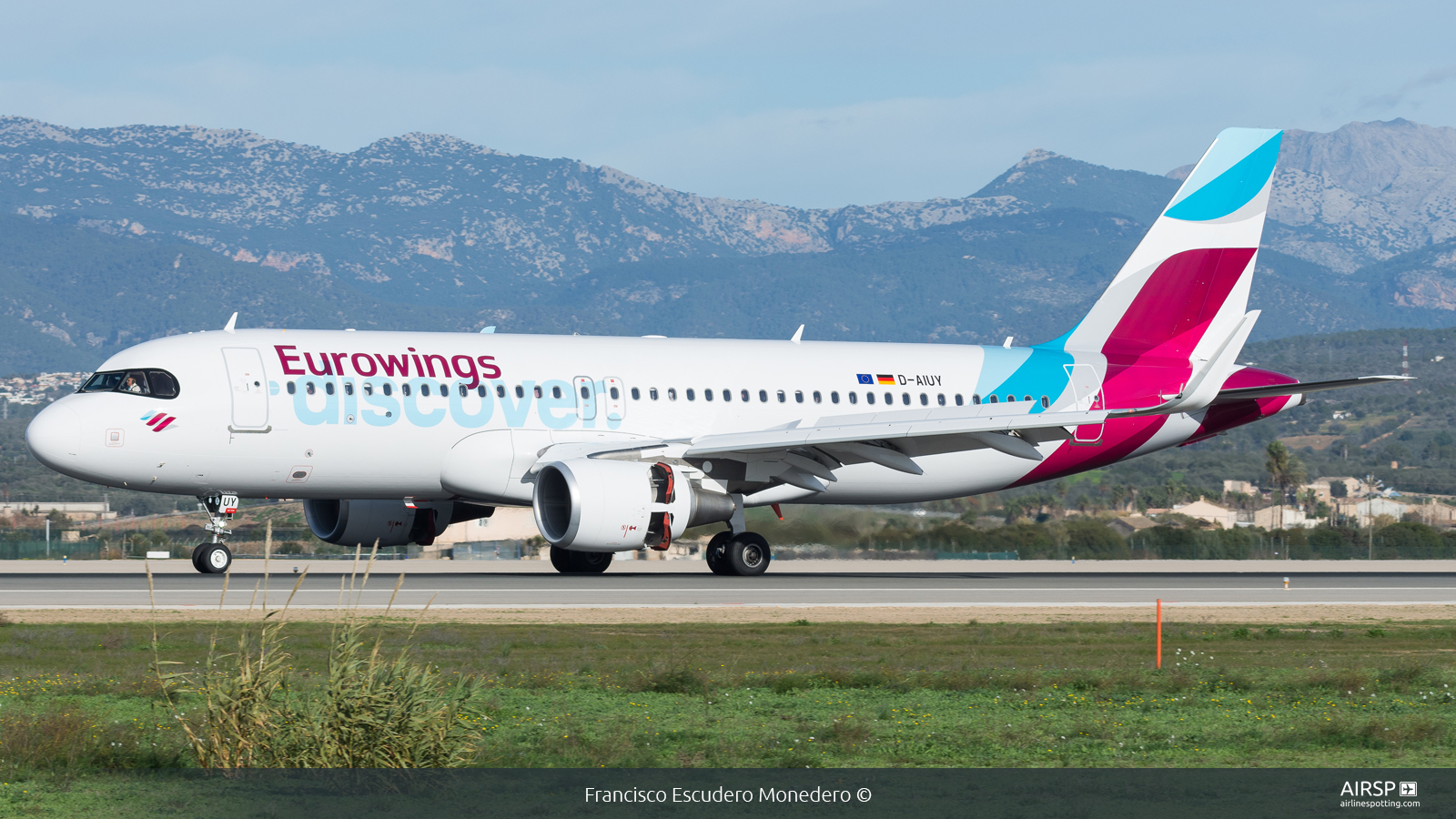 Eurowings Discover  Airbus A320  D-AIUY