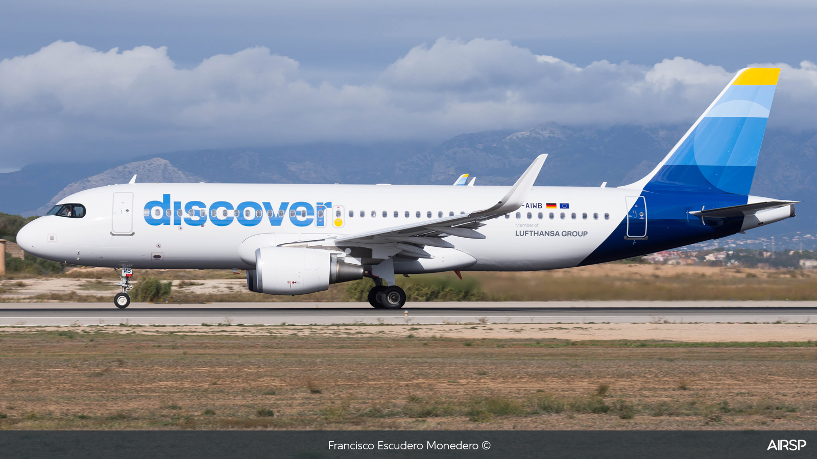 Discover Airlines  Airbus A320  D-AIWB