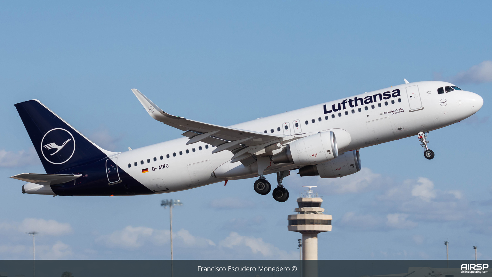 Lufthansa  Airbus A320  D-AIWG