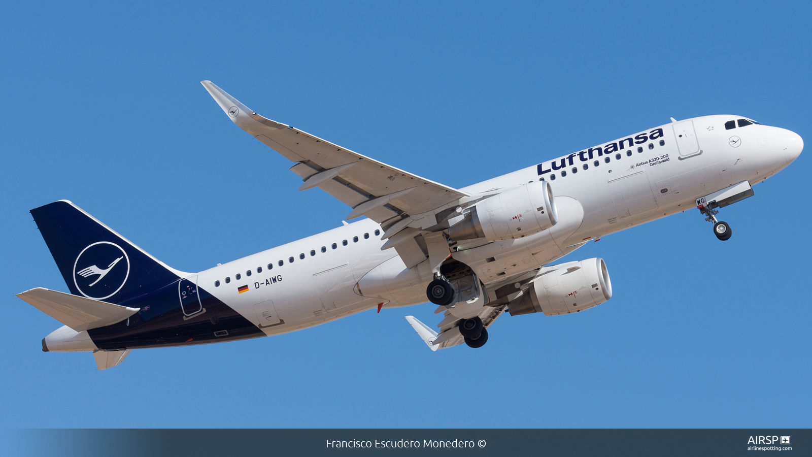 Lufthansa  Airbus A320  D-AIWG