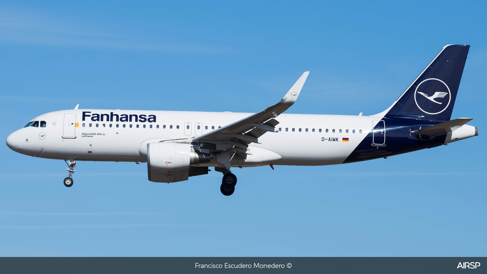 Lufthansa  Airbus A320  D-AIWK