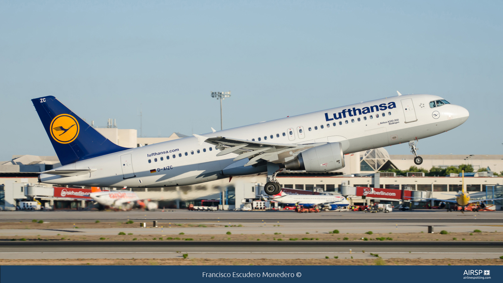 Lufthansa  Airbus A320  D-AIZC