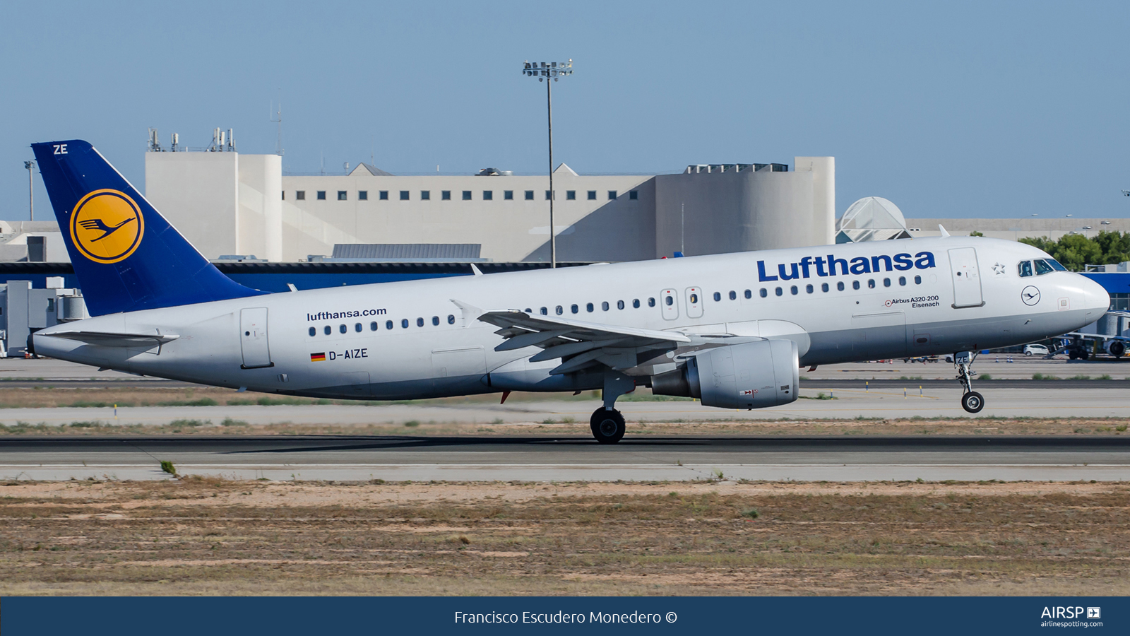 Lufthansa  Airbus A320  D-AIZE