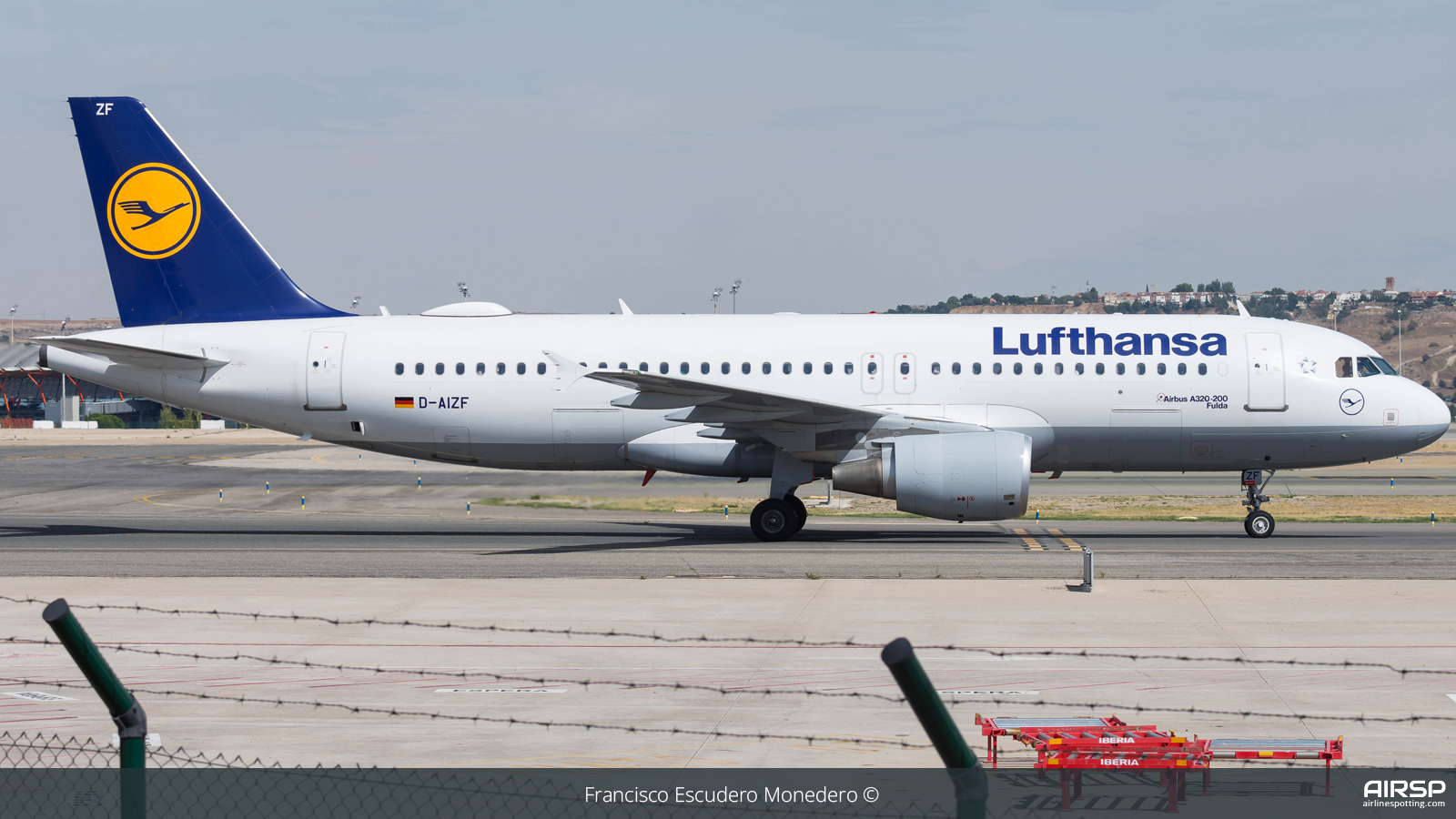 Lufthansa  Airbus A320  D-AIZF