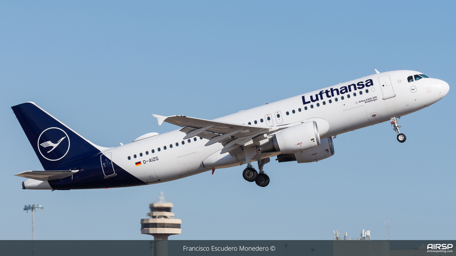 Lufthansa  Airbus A320  D-AIZG