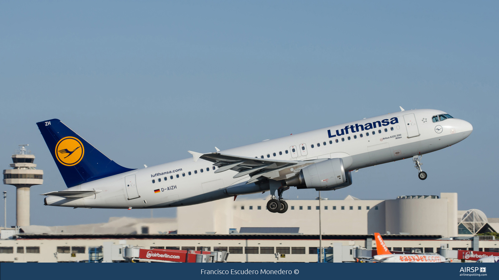 Lufthansa  Airbus A320  D-AIZH