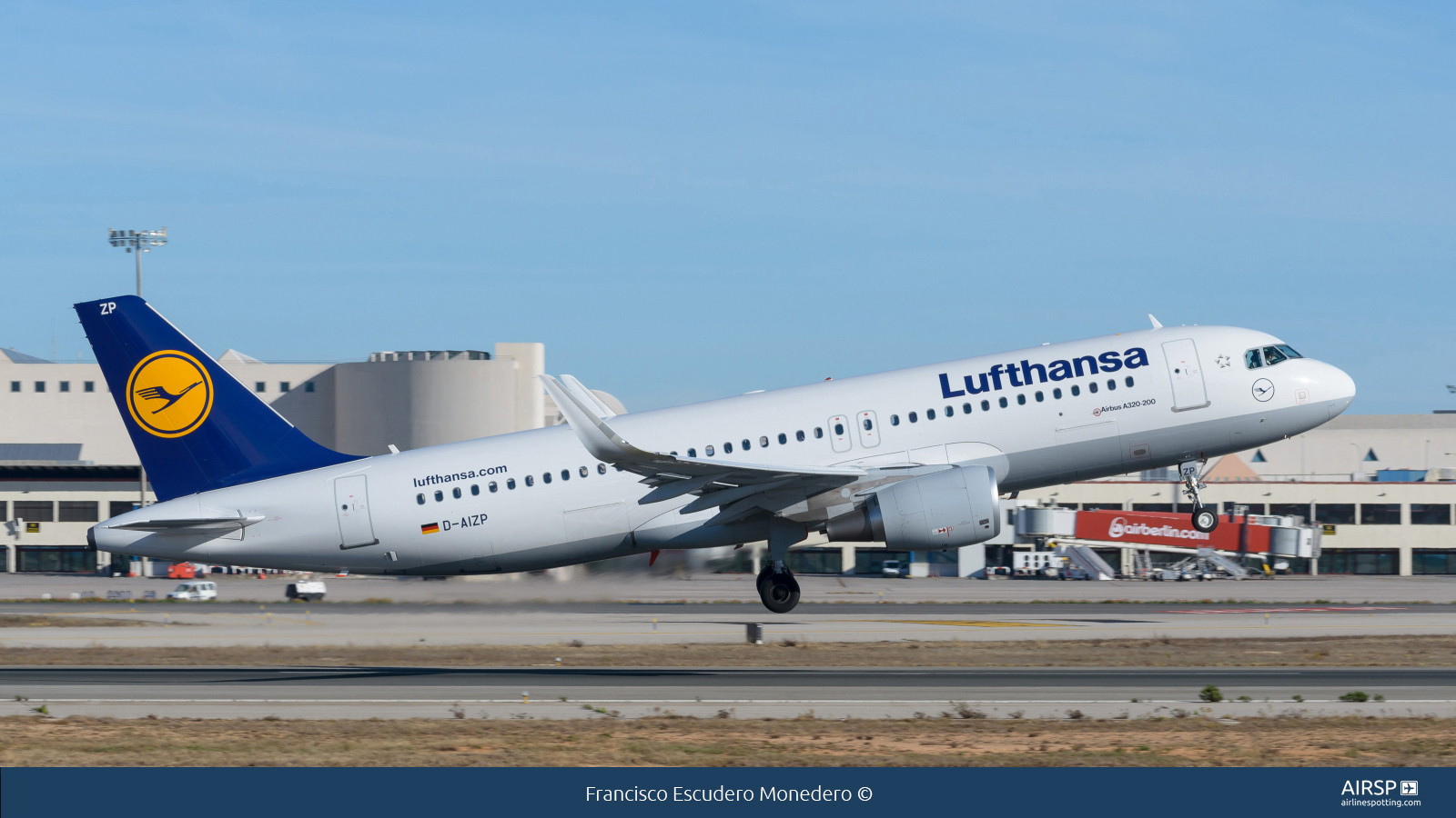 Lufthansa  Airbus A320  D-AIZP