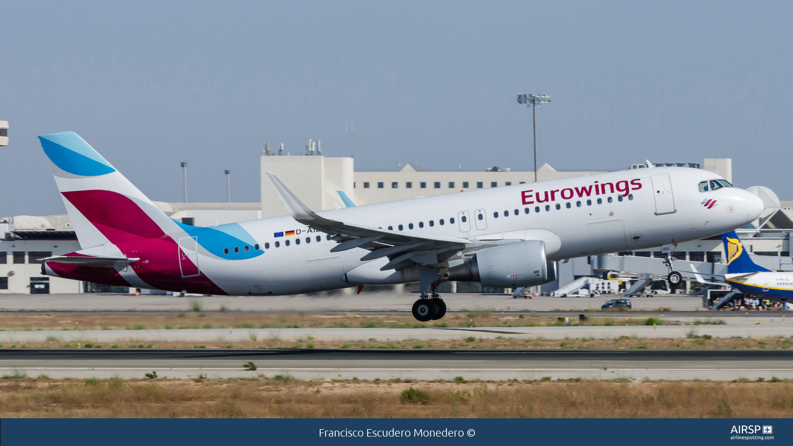 Eurowings  Airbus A320  D-AIZQ