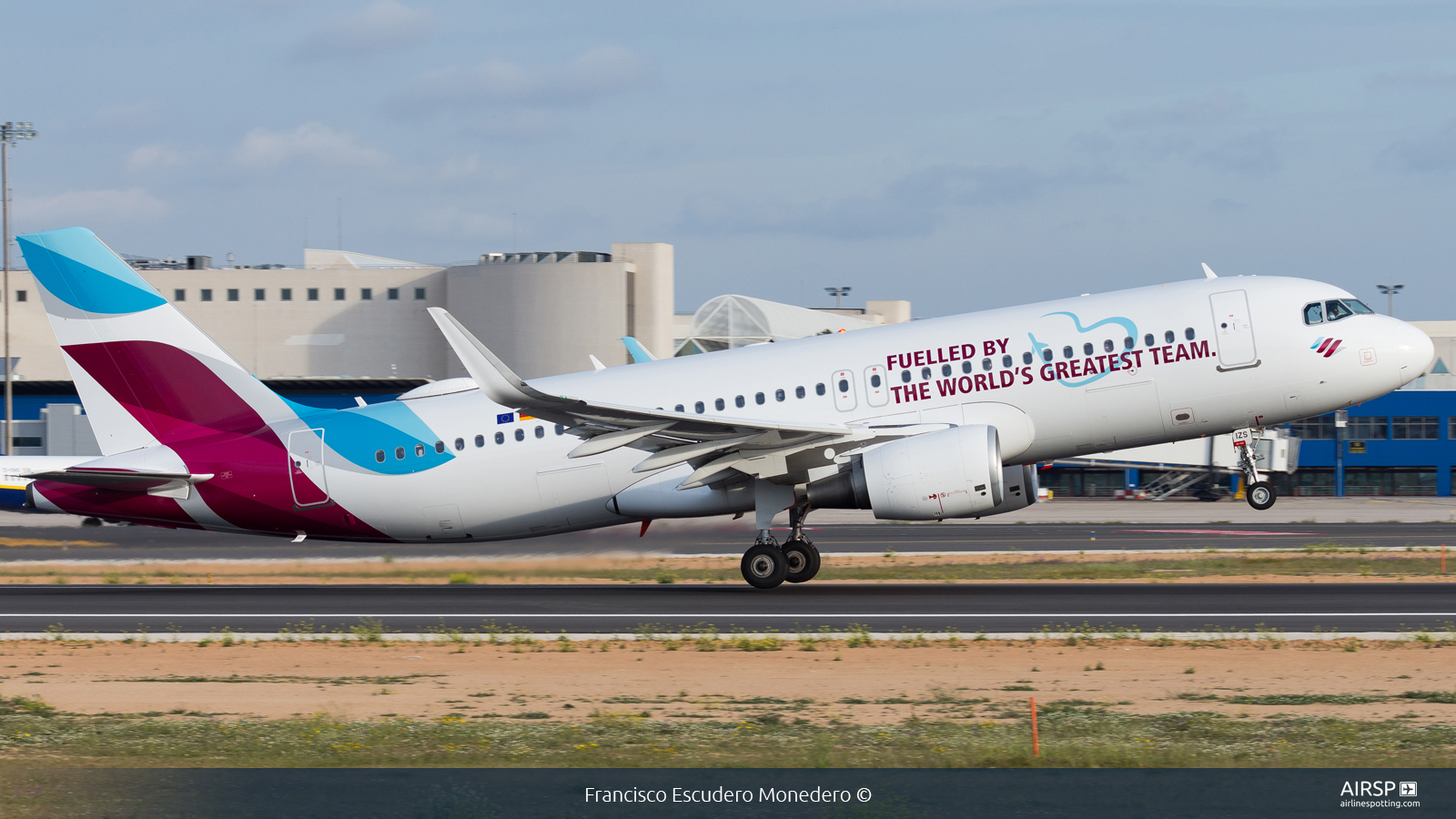 Eurowings  Airbus A320  D-AIZS