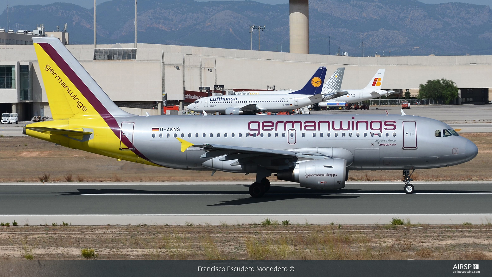 Germanwings  Airbus A319  D-AKNS