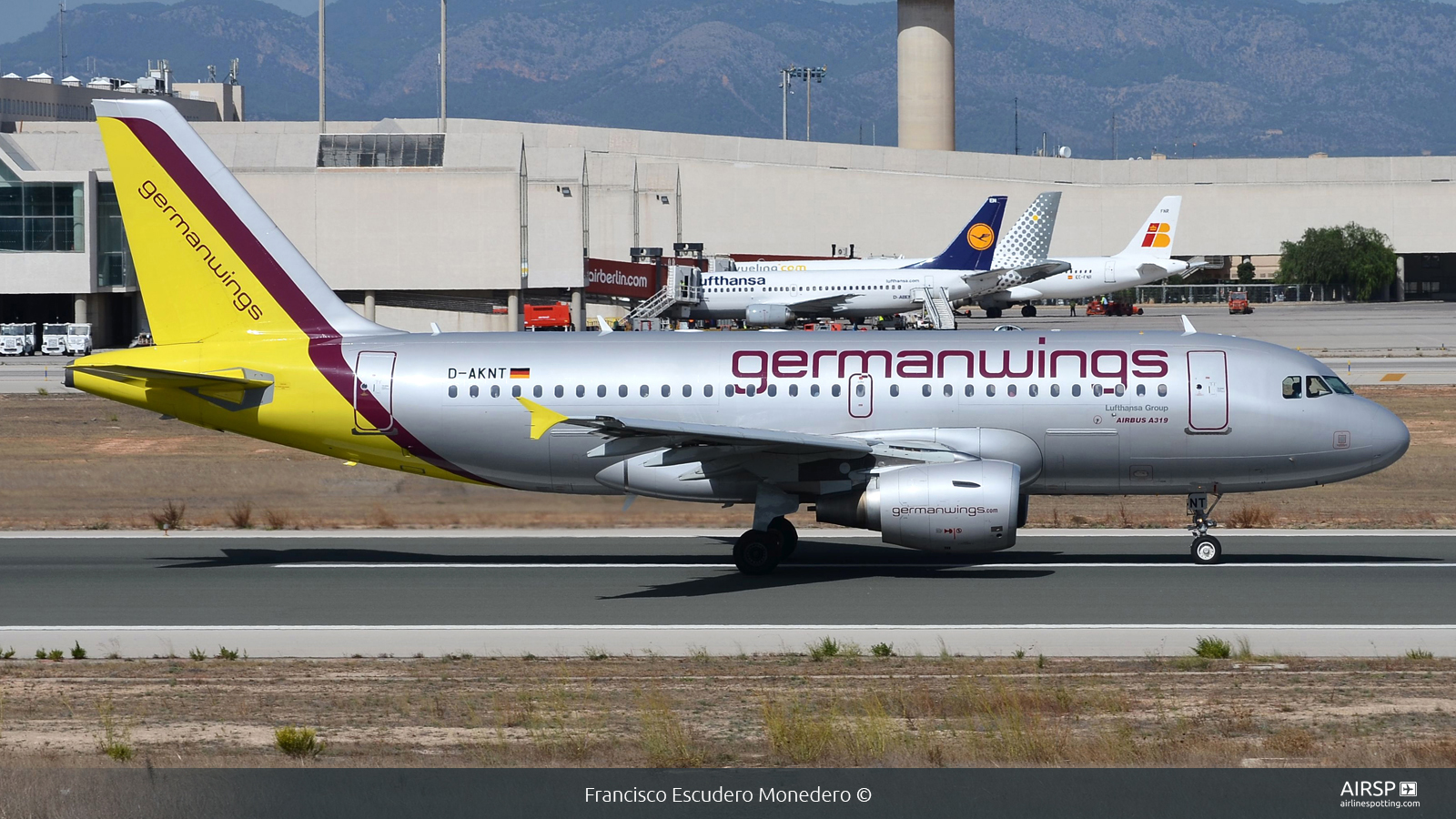 Germanwings  Airbus A319  D-AKNT