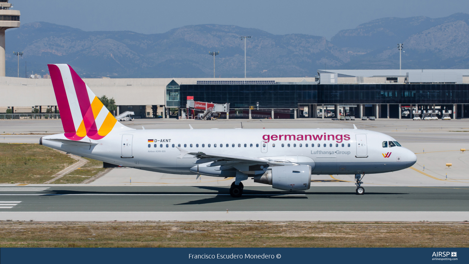 Germanwings  Airbus A319  D-AKNT
