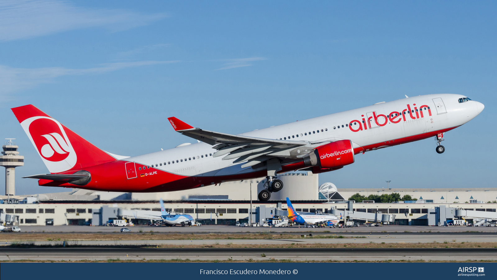 Air Berlin  Airbus A330-200  D-ALPE