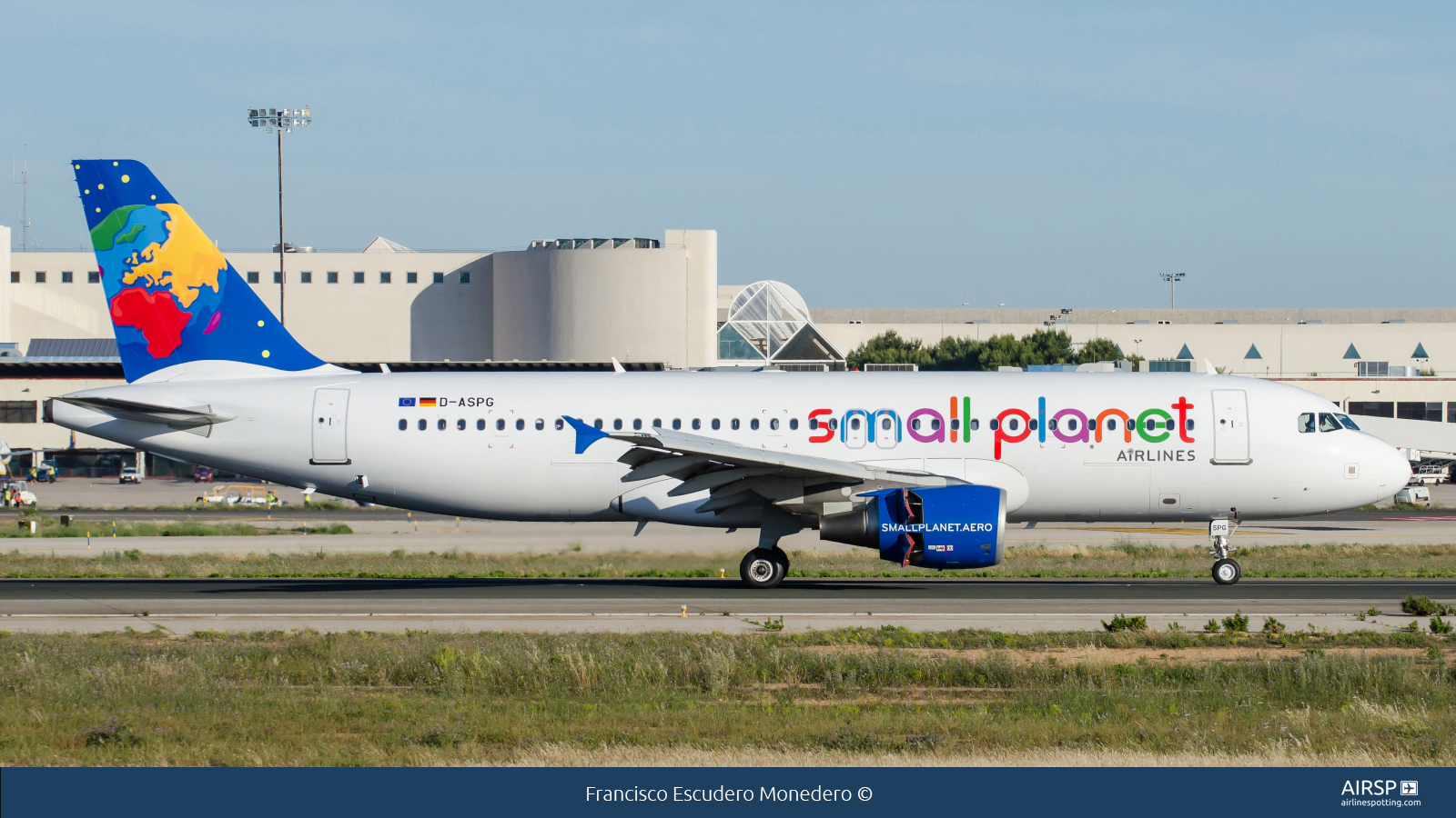 Small Planet Airlines  Airbus A320  D-ASPG