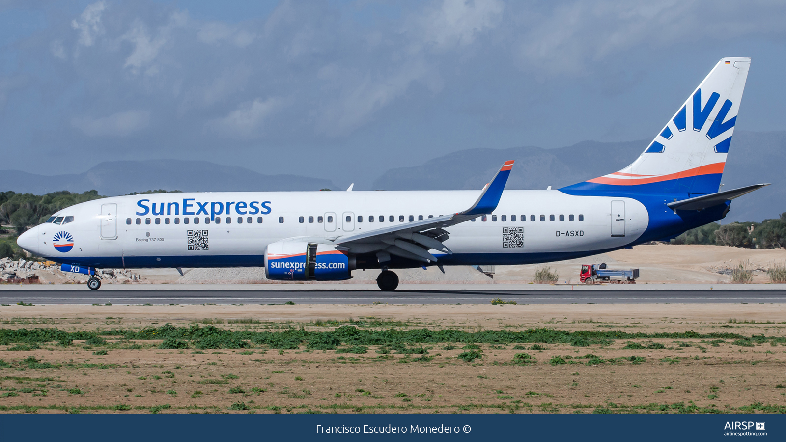 Sun Express  Boeing 737-800  D-ASXD