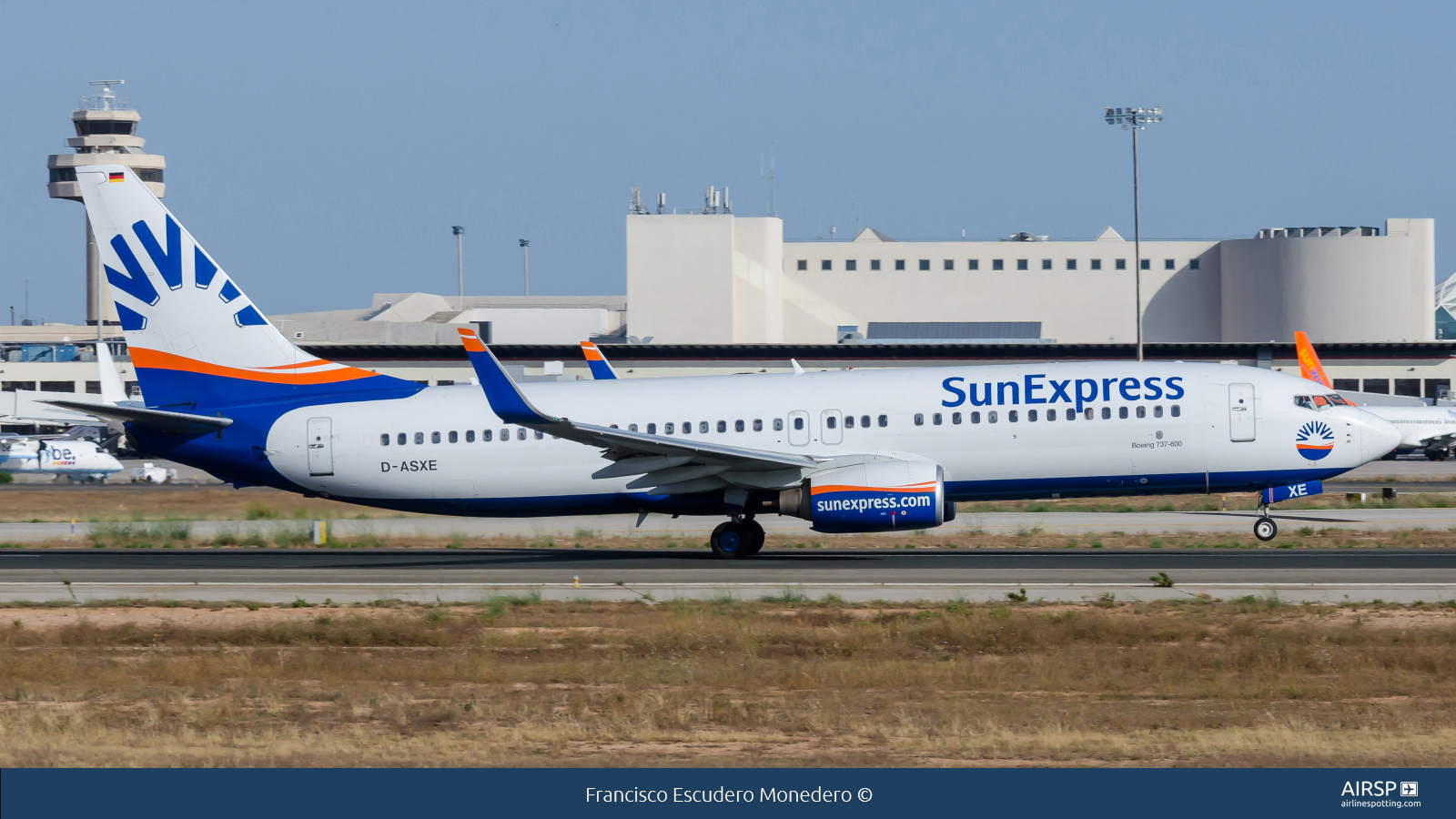 Sun Express  Boeing 737-800  D-ASXE