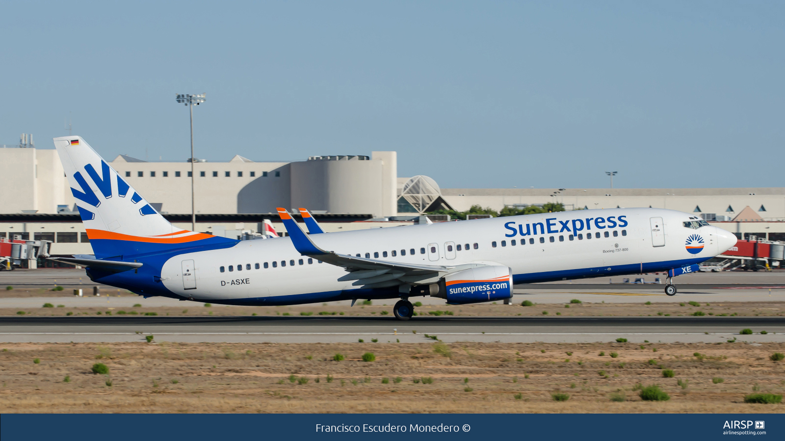 Sun Express  Boeing 737-800  D-ASXE