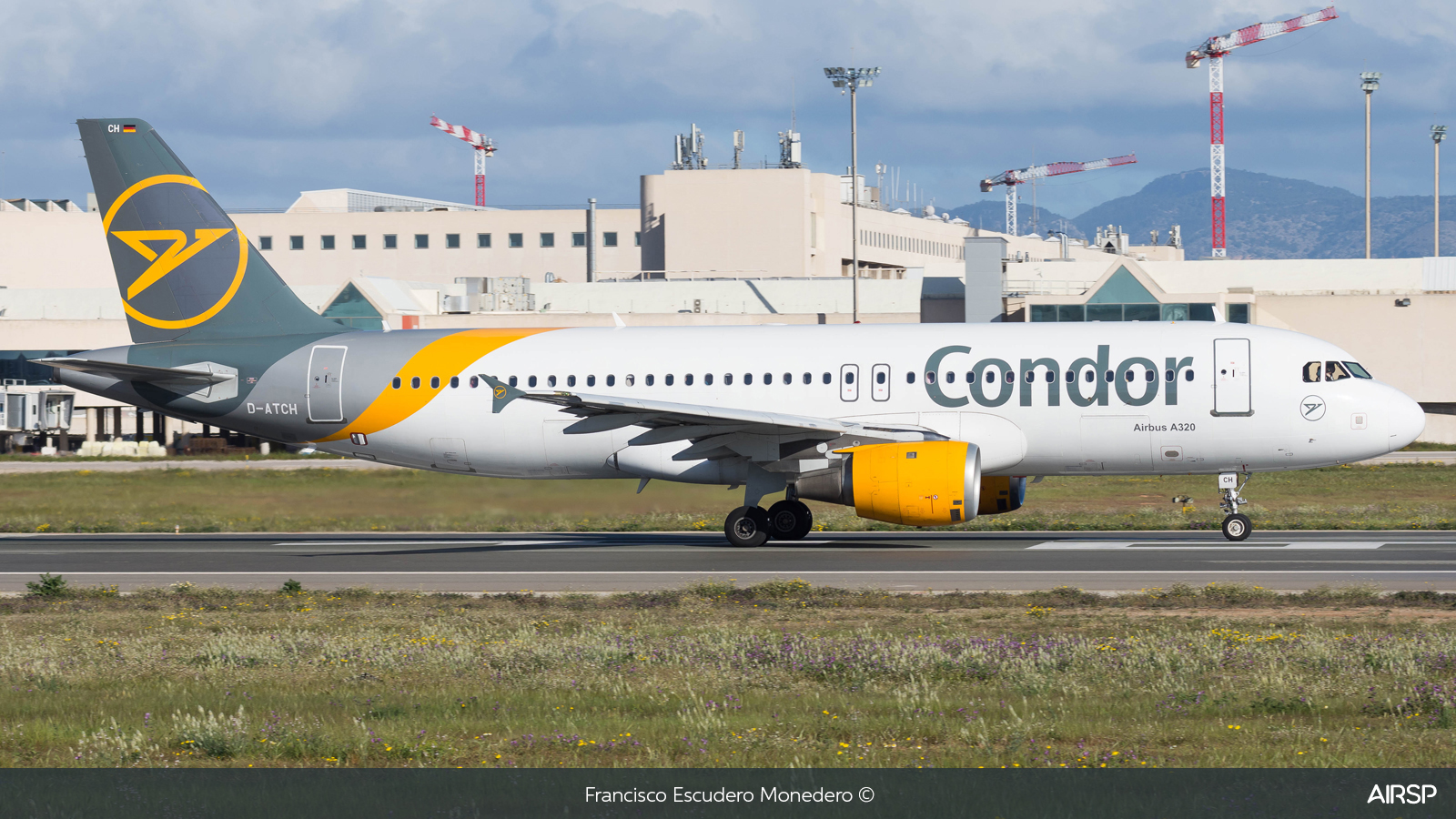 Condor  Airbus A320  D-ATCH