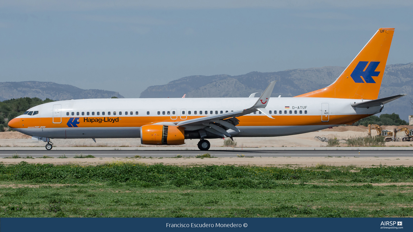 Tui Fly  Boeing 737-800  D-ATUF