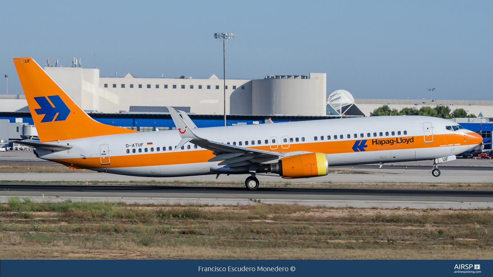 Tui Fly  Boeing 737-800  D-ATUF