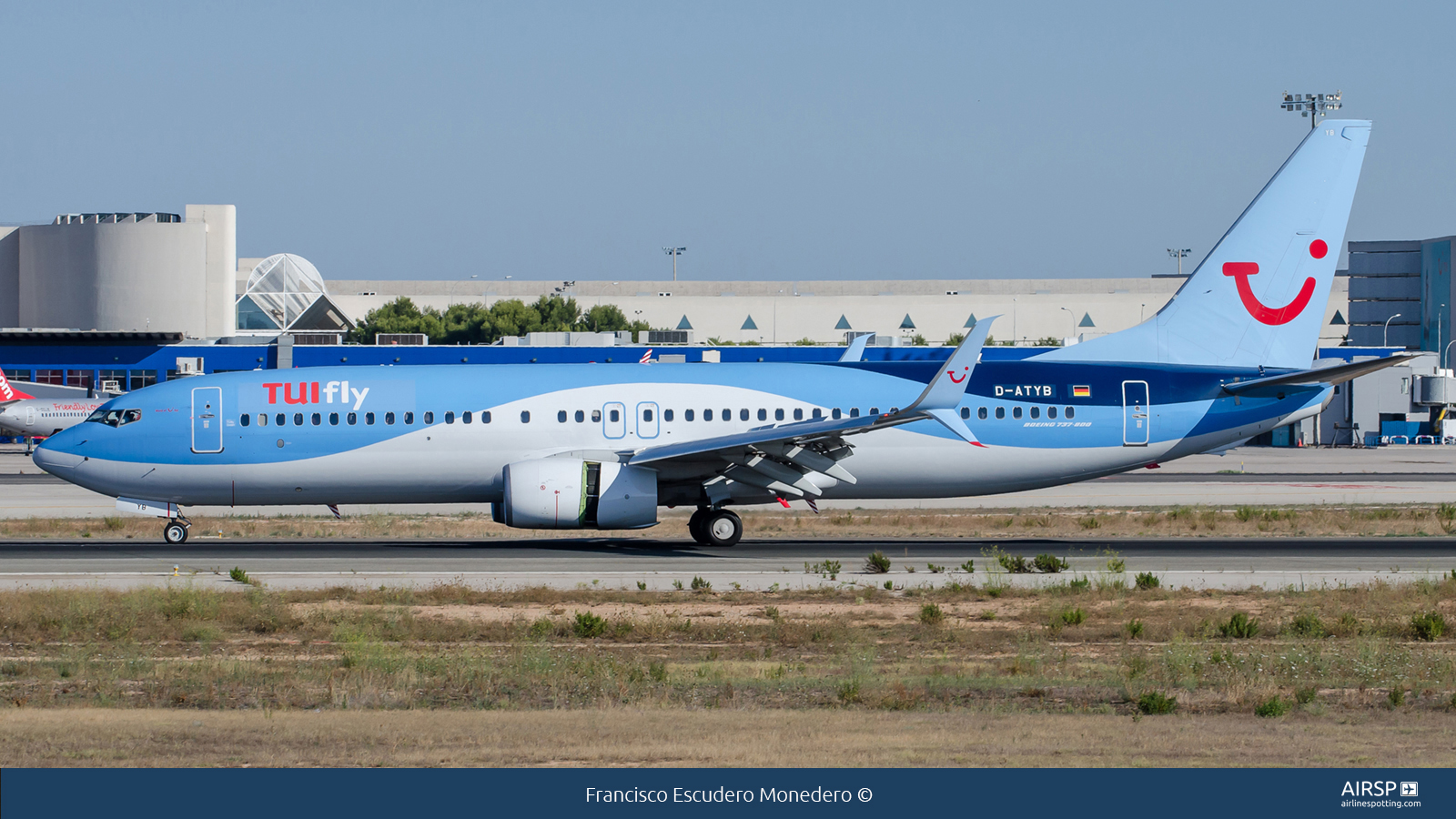 Tui Fly  Boeing 737-800  D-ATYB