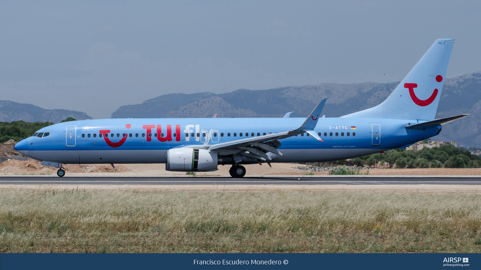 Tui Fly  Boeing 737-800  D-ATYC