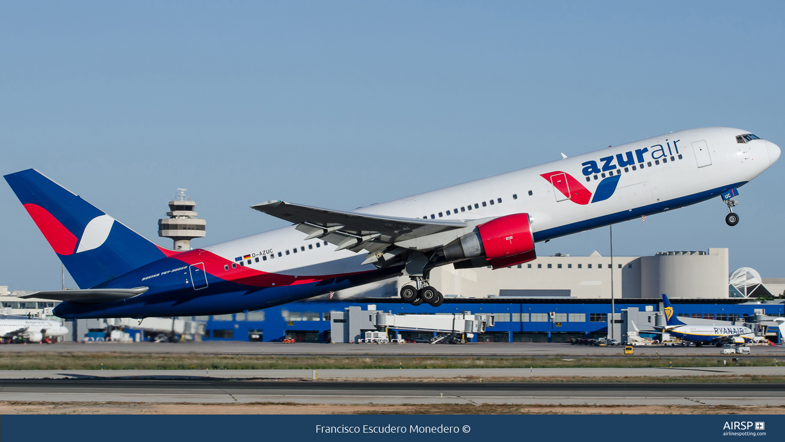 Azur Air  Boeing 767-300  D-AZUC