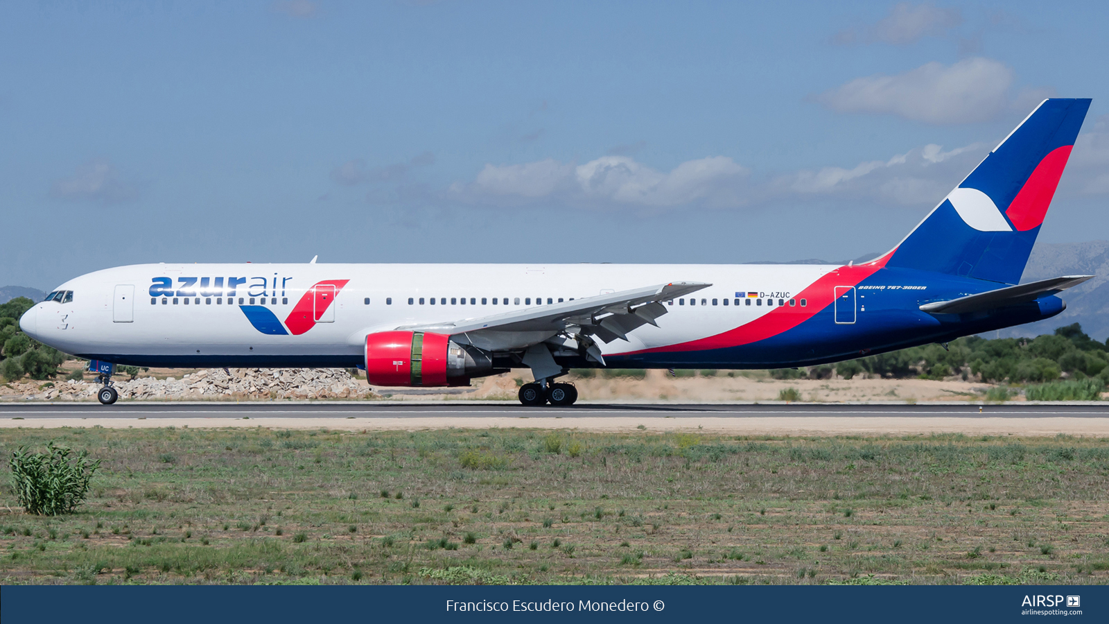 Azur Air  Boeing 767-300  D-AZUC