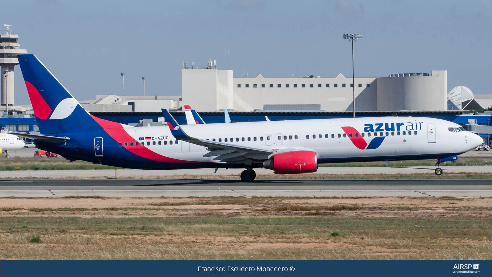 Azur Air  Boeing 737-900  D-AZUG