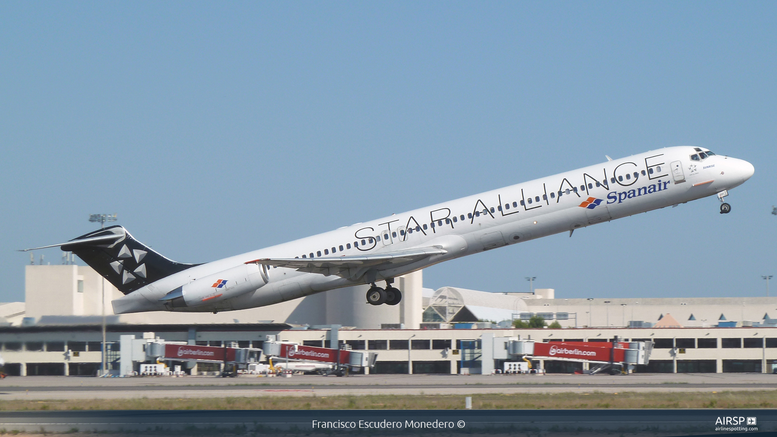 Spanair  MD-83  EC-GQG