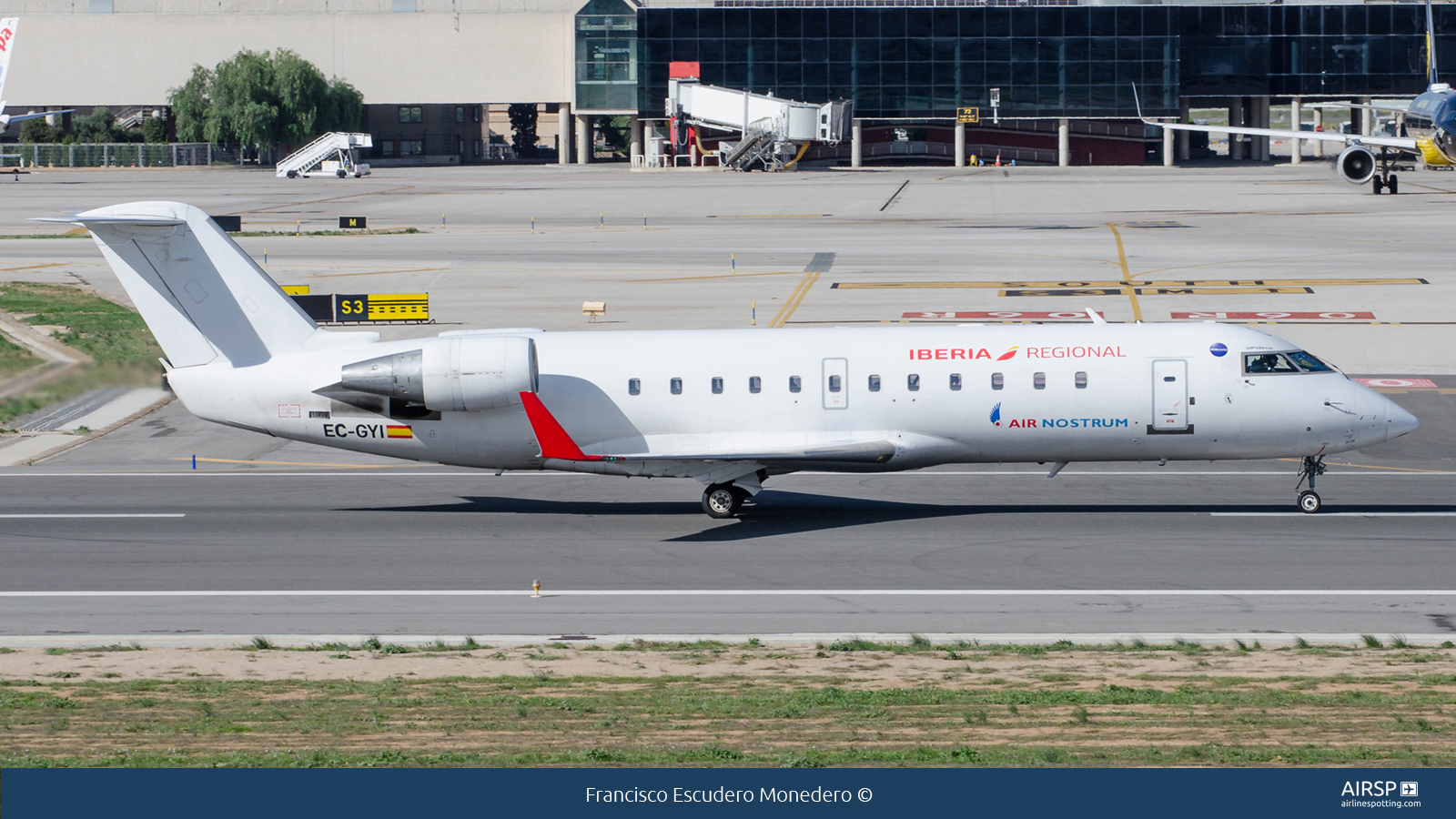 Air Nostrum Iberia Regional  Mitsubishi CRJ-200  EC-GYI