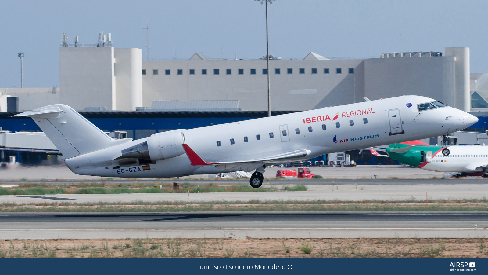Air Nostrum Iberia Regional  Mitsubishi CRJ-200  EC-GZA