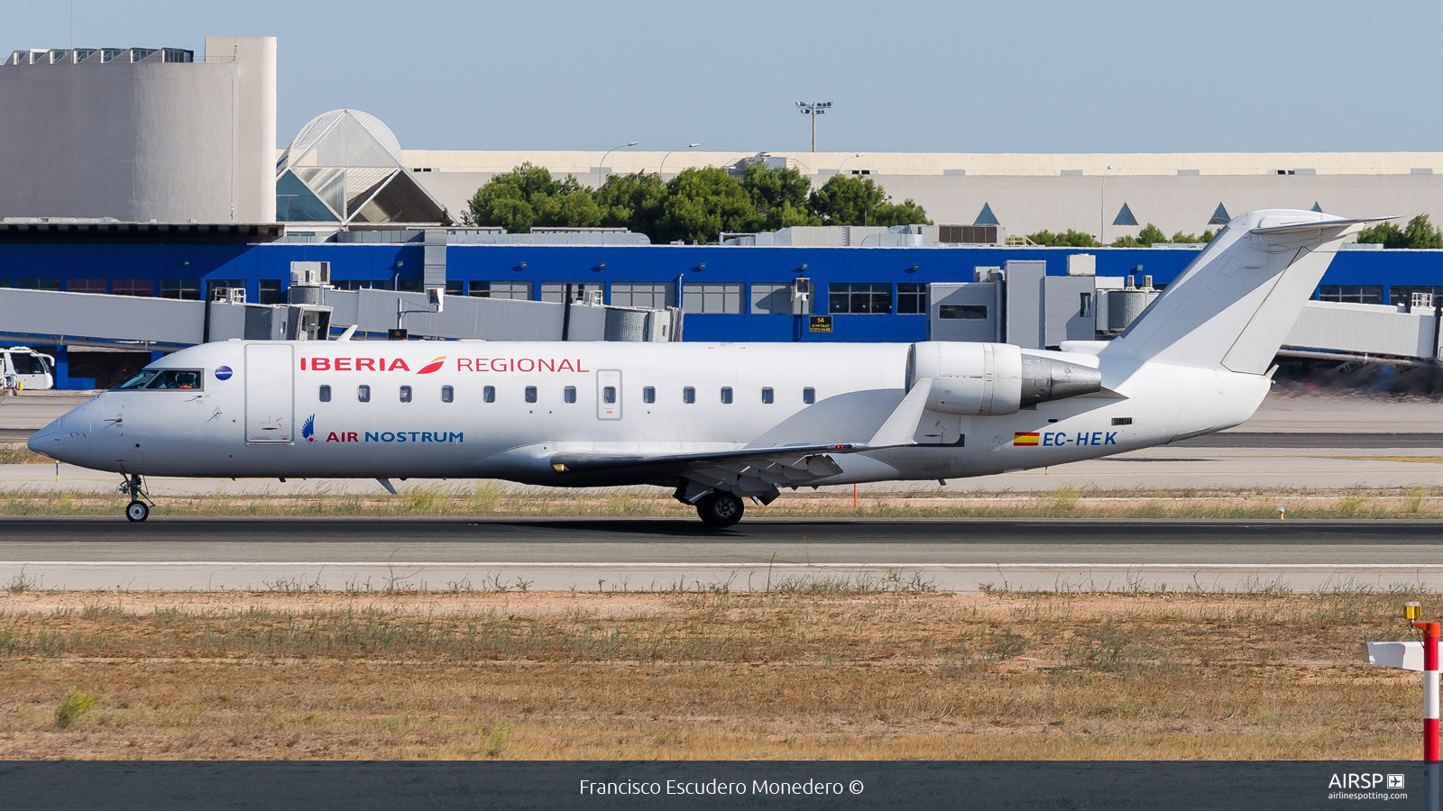 Air Nostrum Iberia Regional  Mitsubishi CRJ-200  EC-HEK