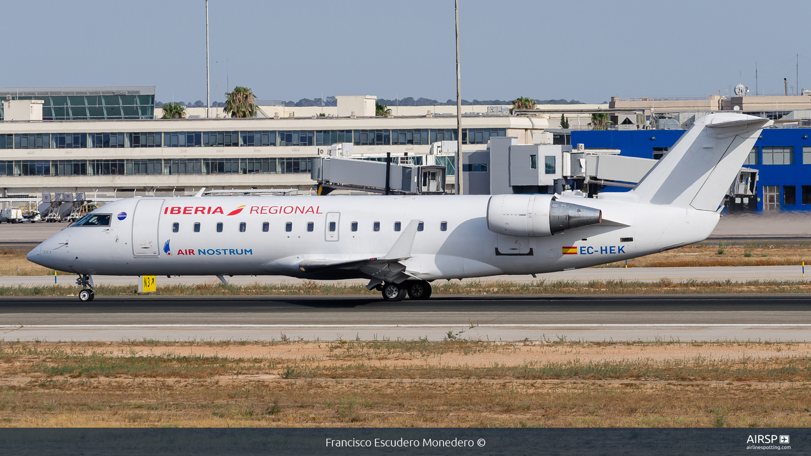 Air Nostrum Iberia Regional  Mitsubishi CRJ-200  EC-HEK