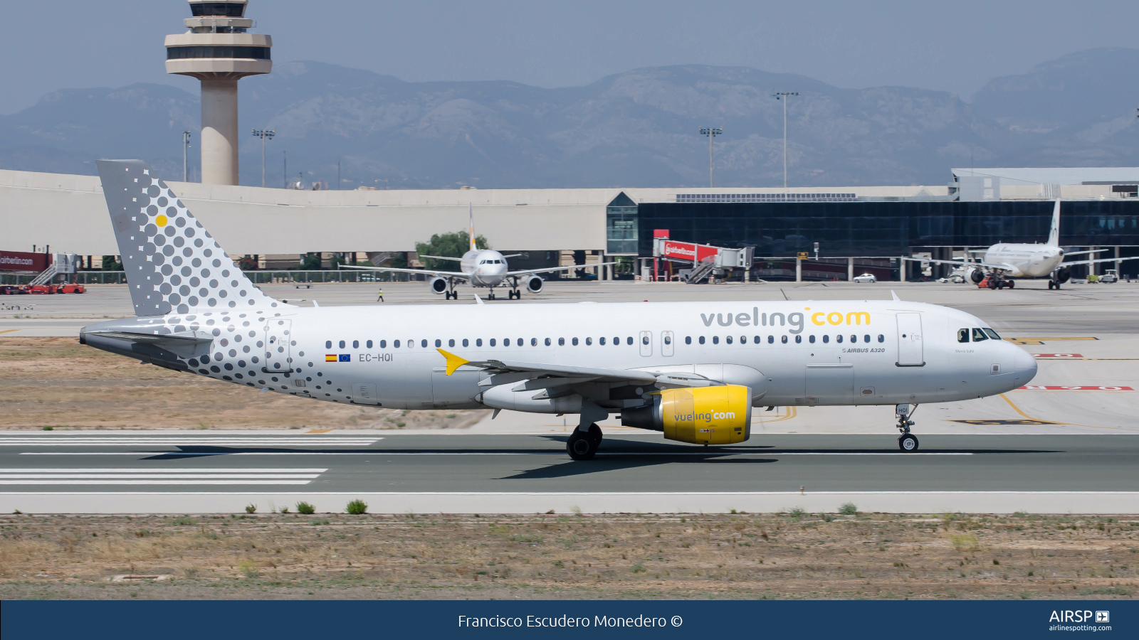 Vueling  Airbus A320  EC-HQI