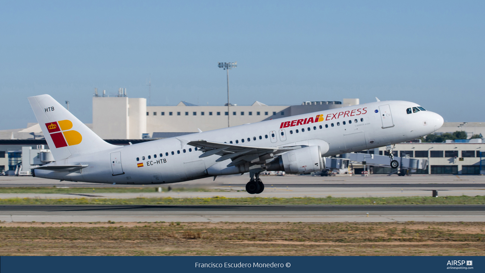 Iberia Express  Airbus A320  EC-HTB