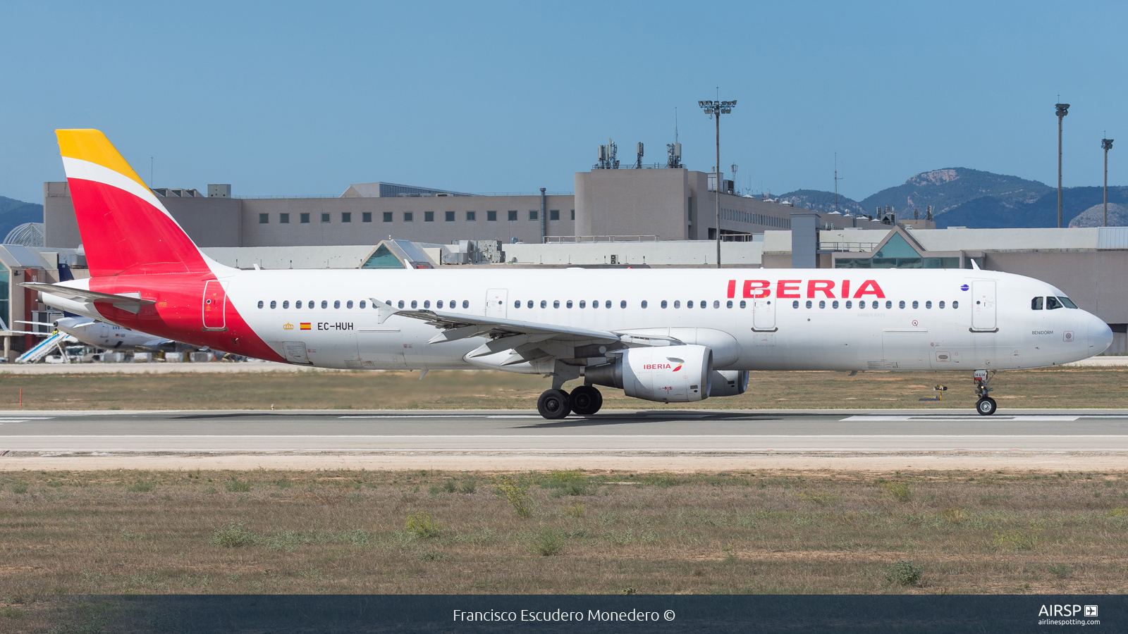 Iberia  Airbus A321  EC-HUH